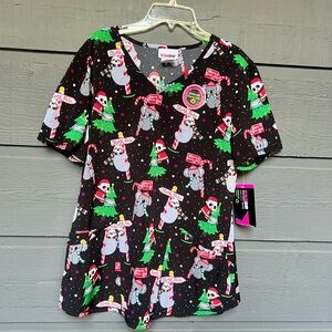 SCRUB STAR CHRISTMAS KOALA SLOTH PANDA SCRUB TOP  SIZE MEDIUM NEW